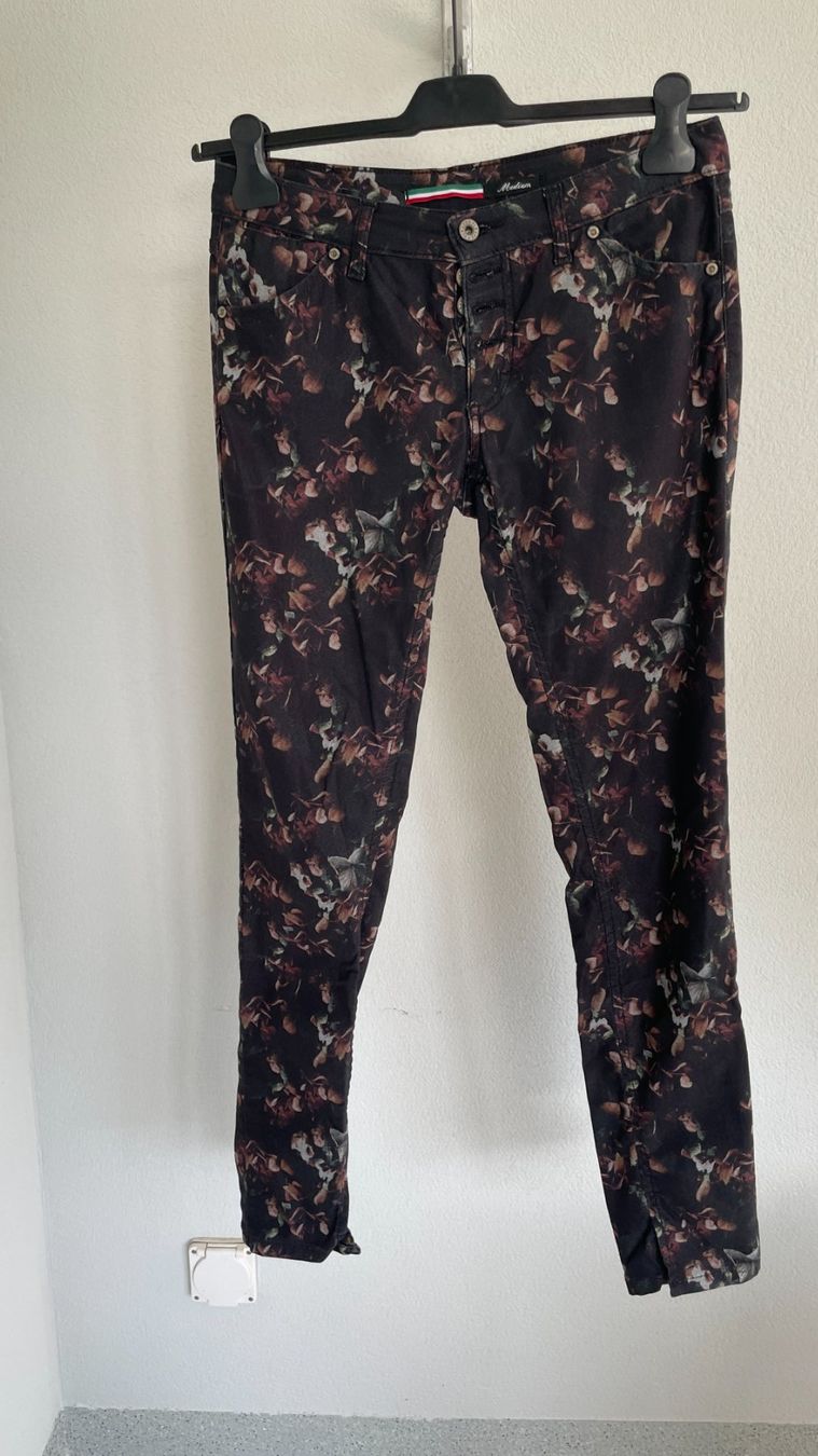 Please Jeans Hosen: Hose der Marke 'PLEASE' | Grösse: Medium – Gebraucht aus Bern von .DolceVita. 1