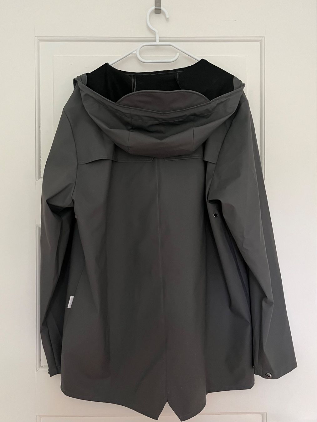 Rains Jacken: Rains Regenjacke – Gebraucht aus Luzern von scdtaylor 1