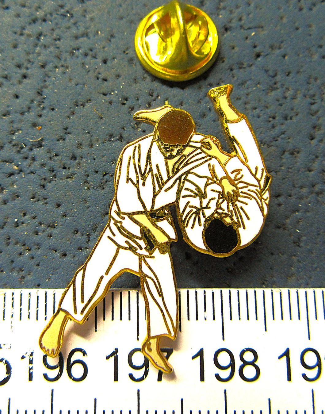 Swiss Plaketten & Abzeichen: JUDO SPORT PIN ENAMEL – Gebraucht aus Ettingen von Hausi4711