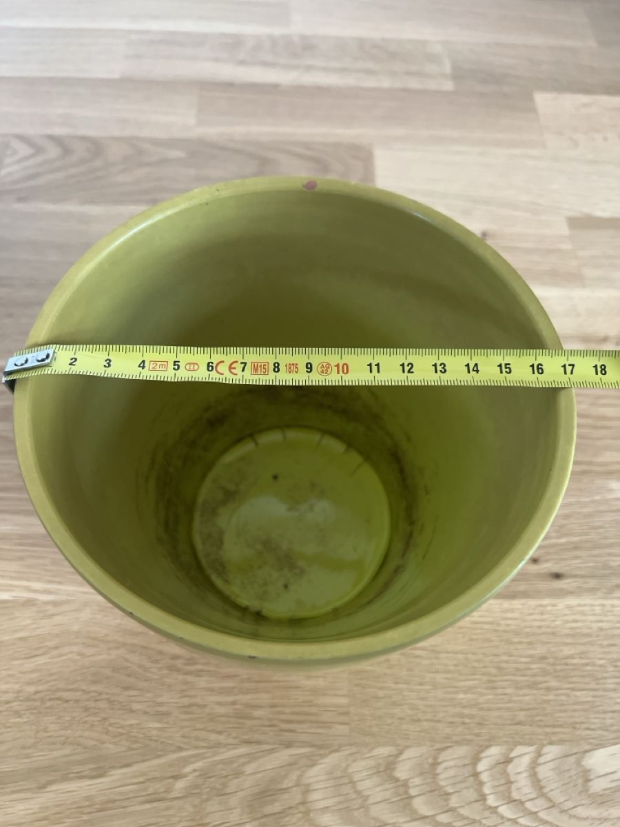 Blumentöpfe: Gelber Blumentopf / Übertopf, Ø 16cm – Gebraucht aus Frick von clembou 1