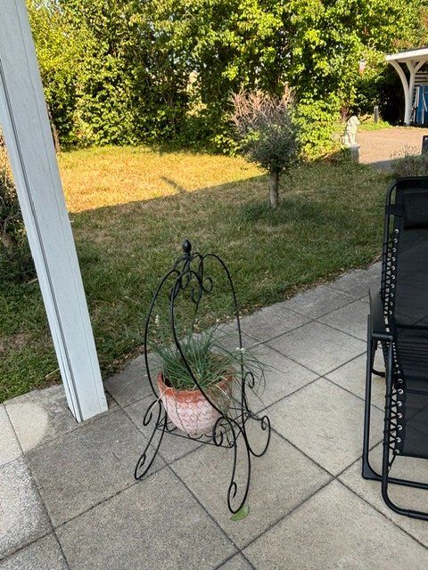 Altro per la casa: Blumenständer Terasse - Farbe Schwarz – Usato da Lengnau AG venduto da Qualipreis1 2
