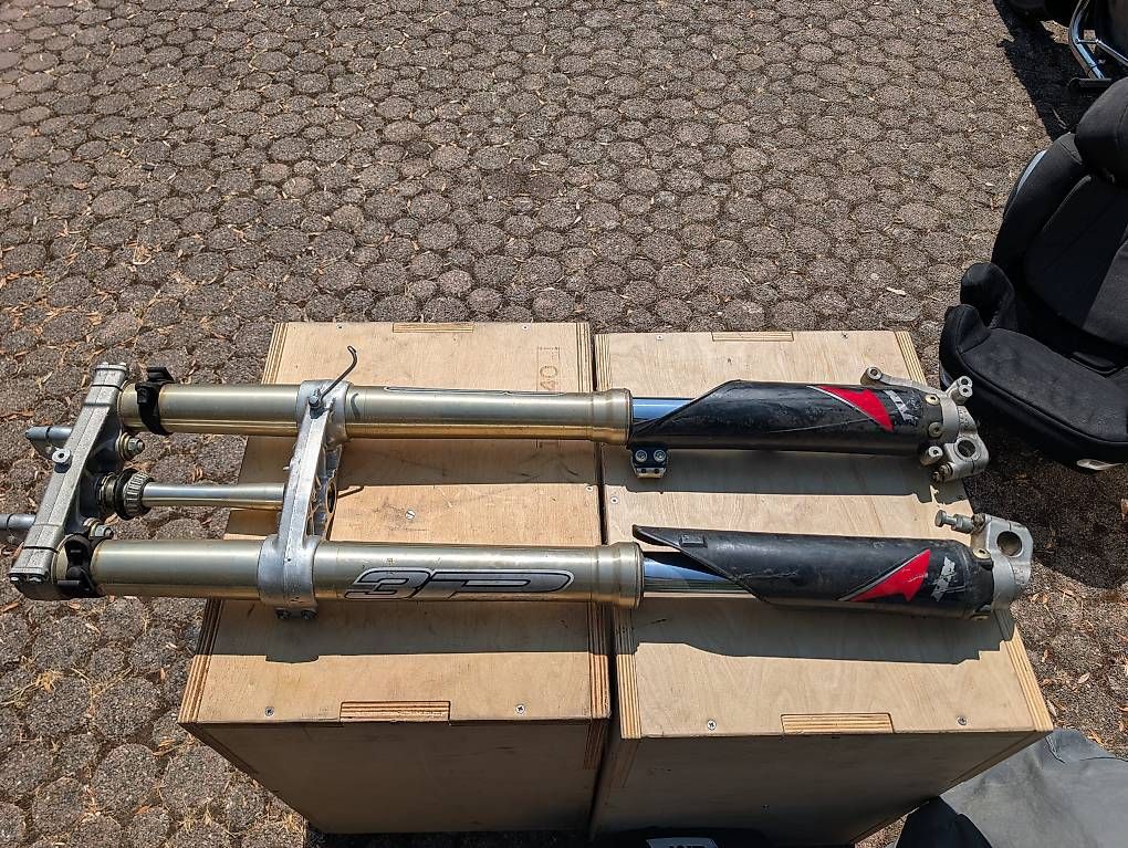 Strasse: Fourche Honda CRF 450 Supermotard  – Gebraucht aus Vesenaz von bertrandleblanc