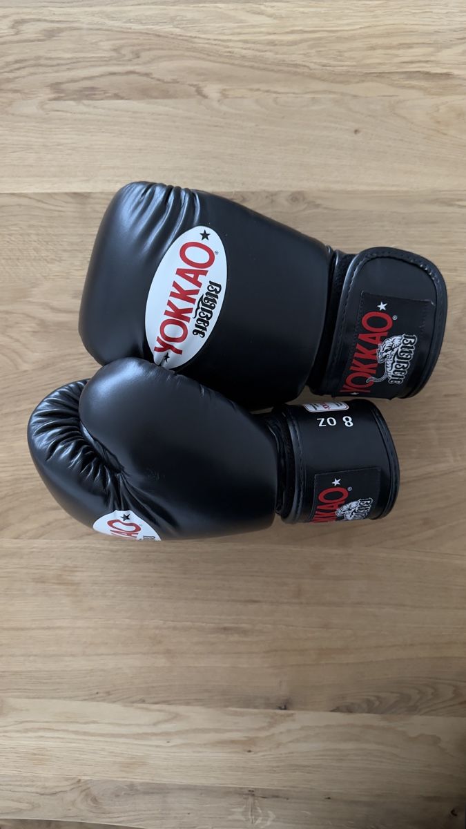 Guanti & manicotti: YOKKAO Muay Thai Boxhandschuhe – Nuovo (secondo la descrizione) da Thal venduto da jel_pg7r