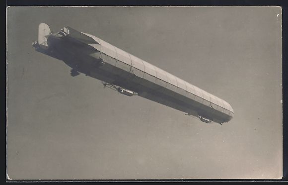 Foto & Poster: AK Zeppelin-Luftschiff in der Luft – Usato da Berlin venduto da bartko-reher