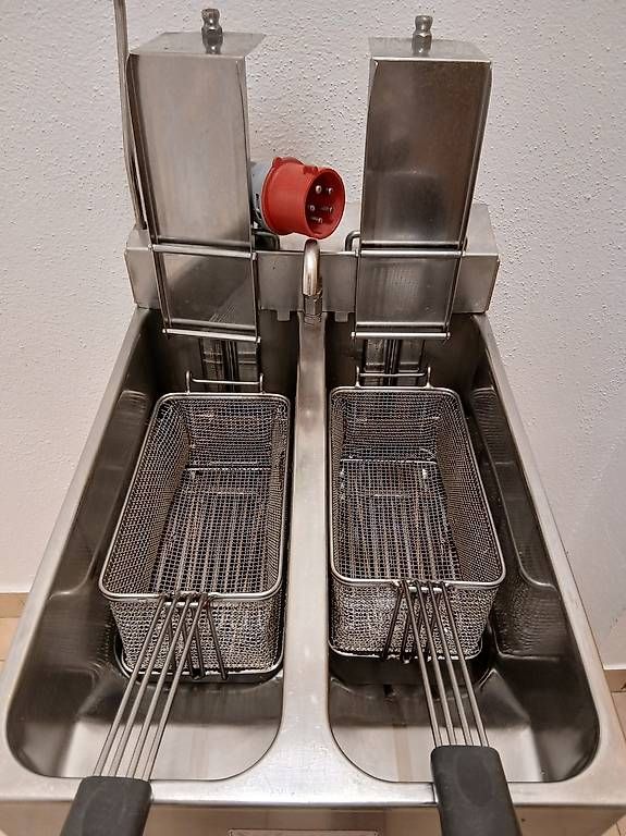 Appareils de cuisine: Friteuse Valentine double cuve – D'occasion à Martigny par ulysse41 2