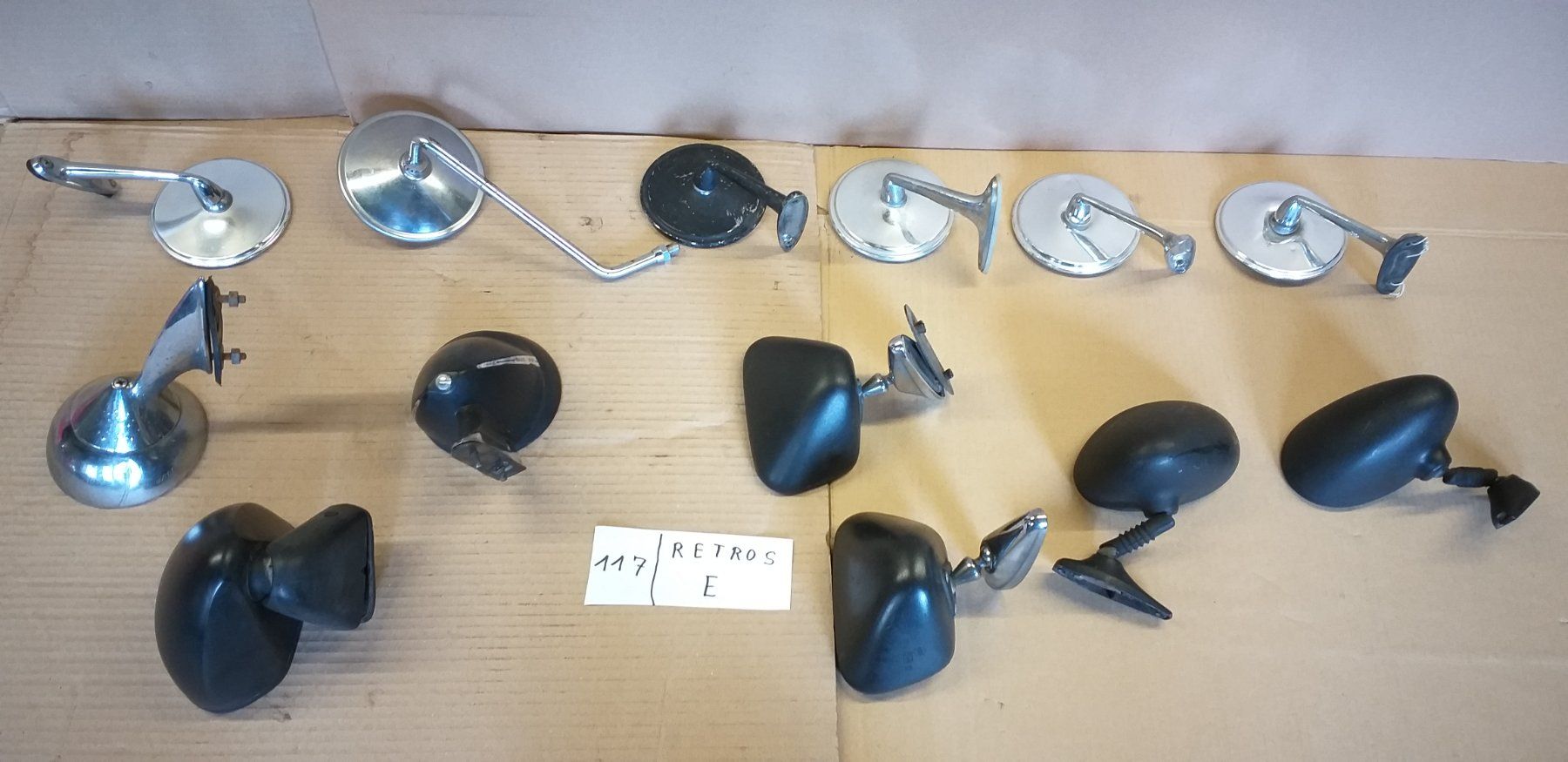 Tutti pezzi di ricambio auto: RETROVISEURS VOITURES OLDTIMER 1 Pc. A CHOIX sur env. 35 Pc. – Usato da cortébert venduto da rlv 1