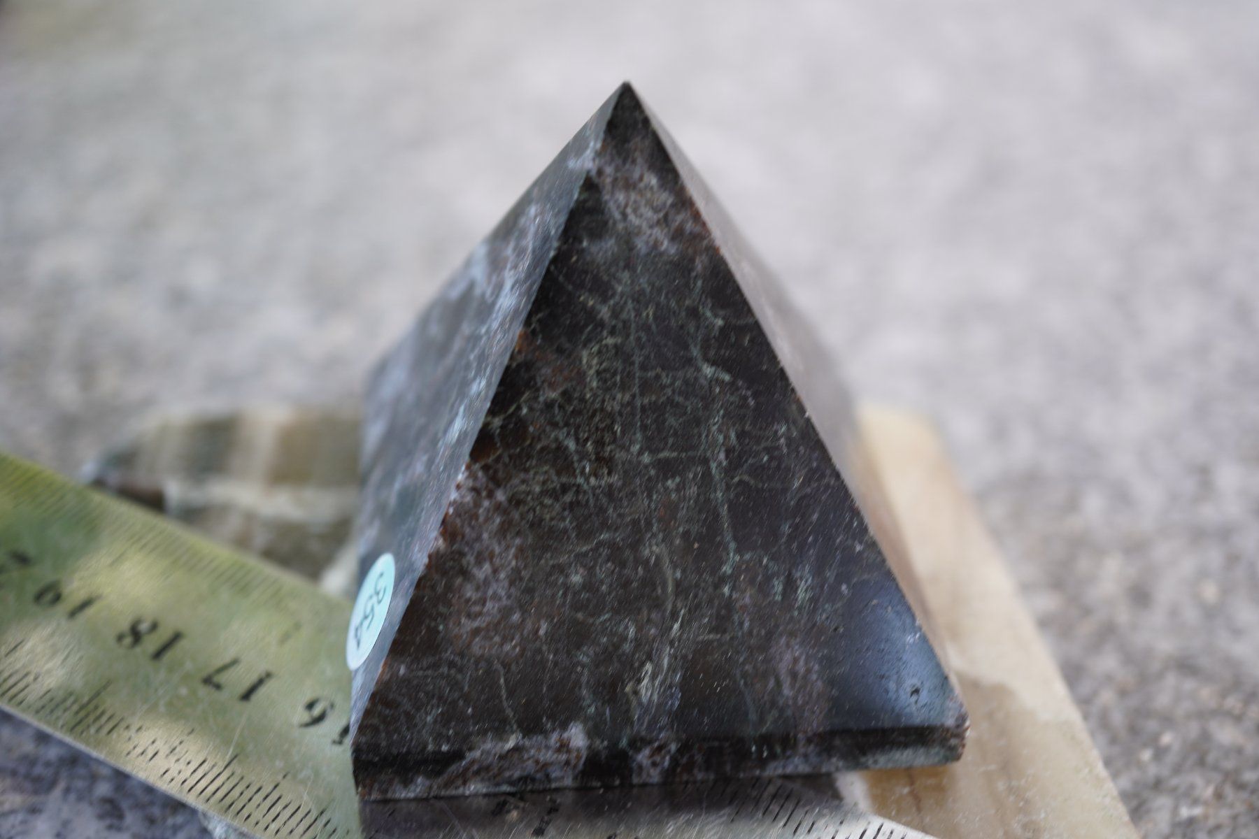 Minerali & Pietre curative: Astrophyllite Pyramid  Räumung       WOW    (1) – Nuovo e nell'imballaggio originale da Eschenbach SG venduto da topstone 2