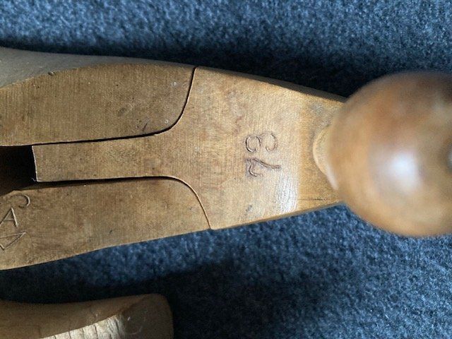 Scarpe da uomo: Formes en cèdre pour chaussures, vintage, taille 3 – Usato da Onex venduto da gga_5vcf 4