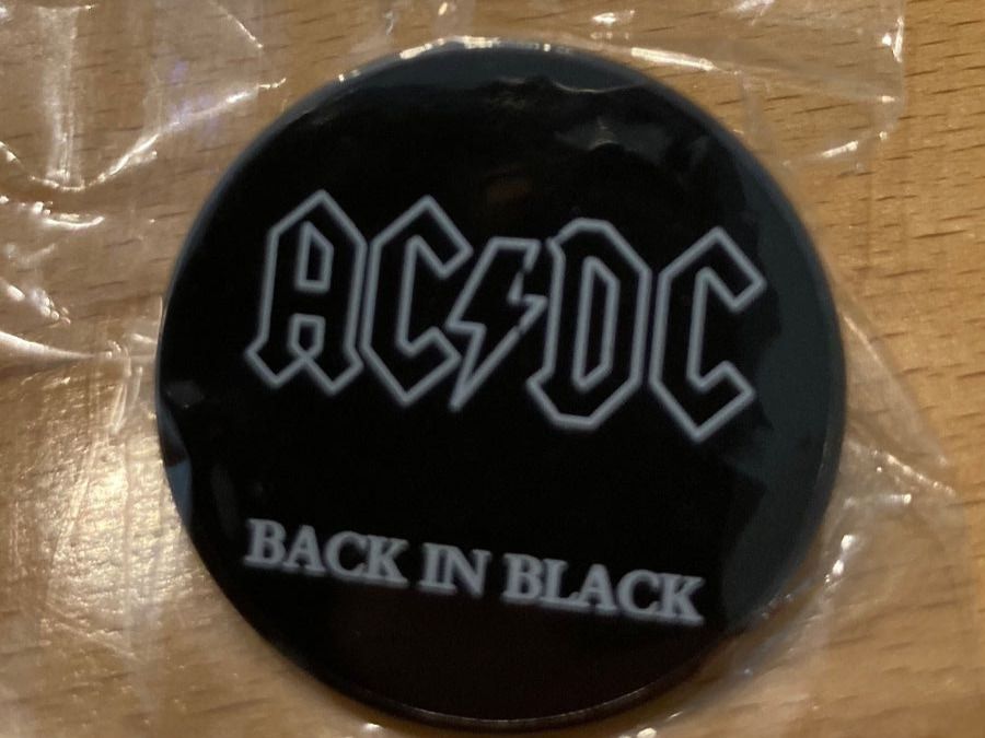 Spille & Fermagli: AC/DC Pin Anstecker Punk Rock Metal Pop – Nuovo (secondo la descrizione) da Horn venduto da abutre72