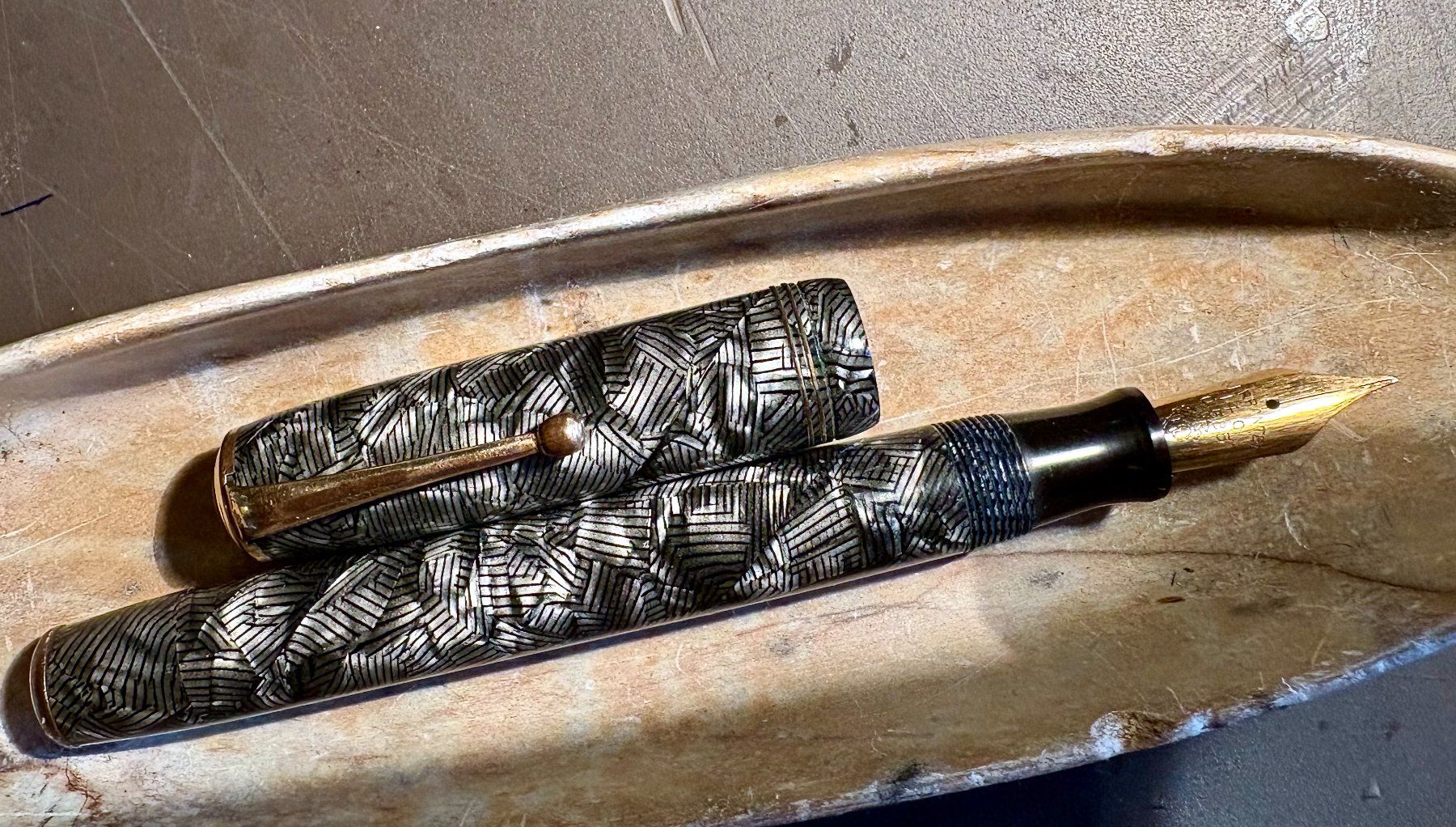 Autres écriture & dessin: 2 antike Füllfederhalter – Défectueux à Stüsslingen par Ideur1 2