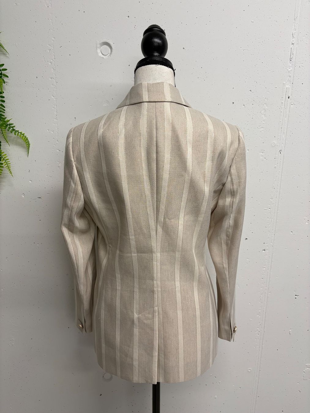 Ted Baker Giacche: Ted Baker Leinenblazer gestreift Gr. 36 creme weiss – Nuovo (secondo la descrizione) da Regensdorf venduto da secondchancefashion 5