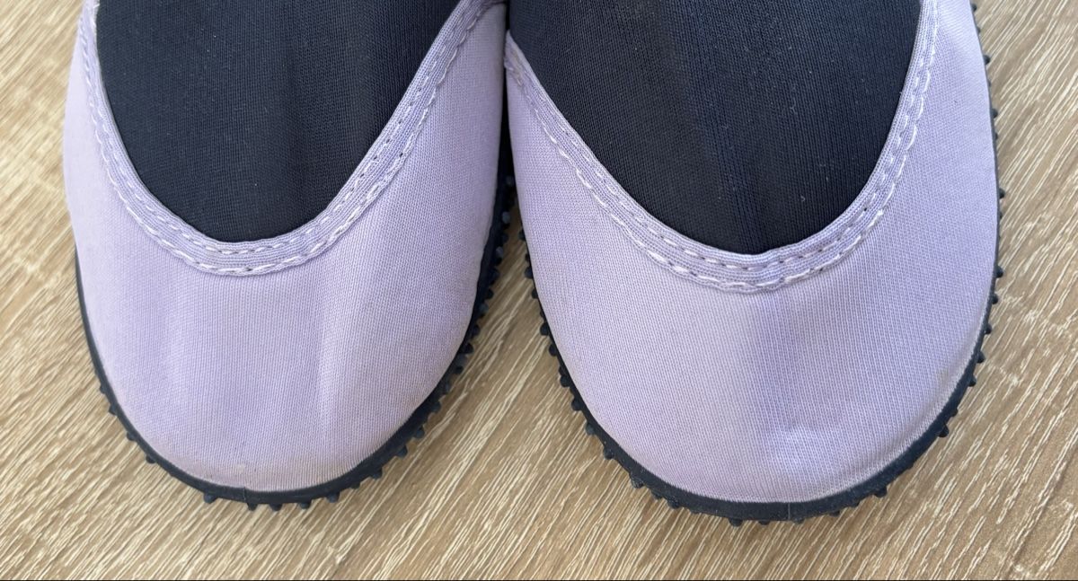 Scarpe per ragazze: Badeschuhe Gr 37 – Usato da Ebikon venduto da Regipe 1