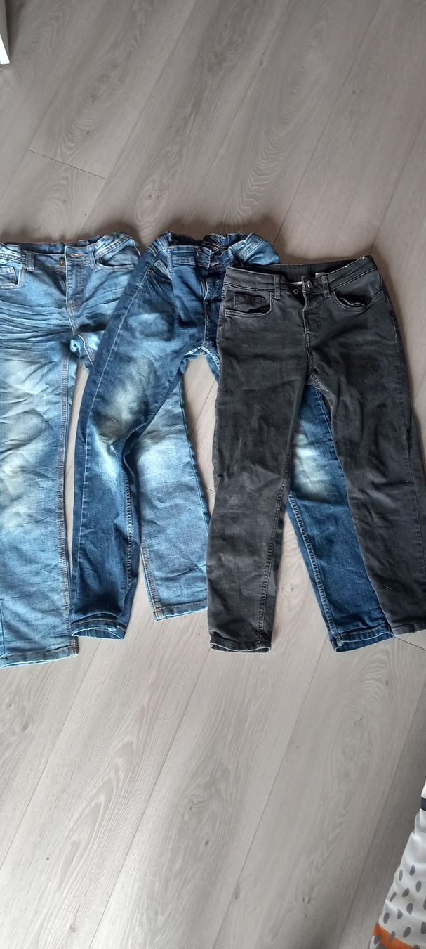 Pantaloni: 3 Paar Jeans – Usato da Villarepos venduto da pmdjm
