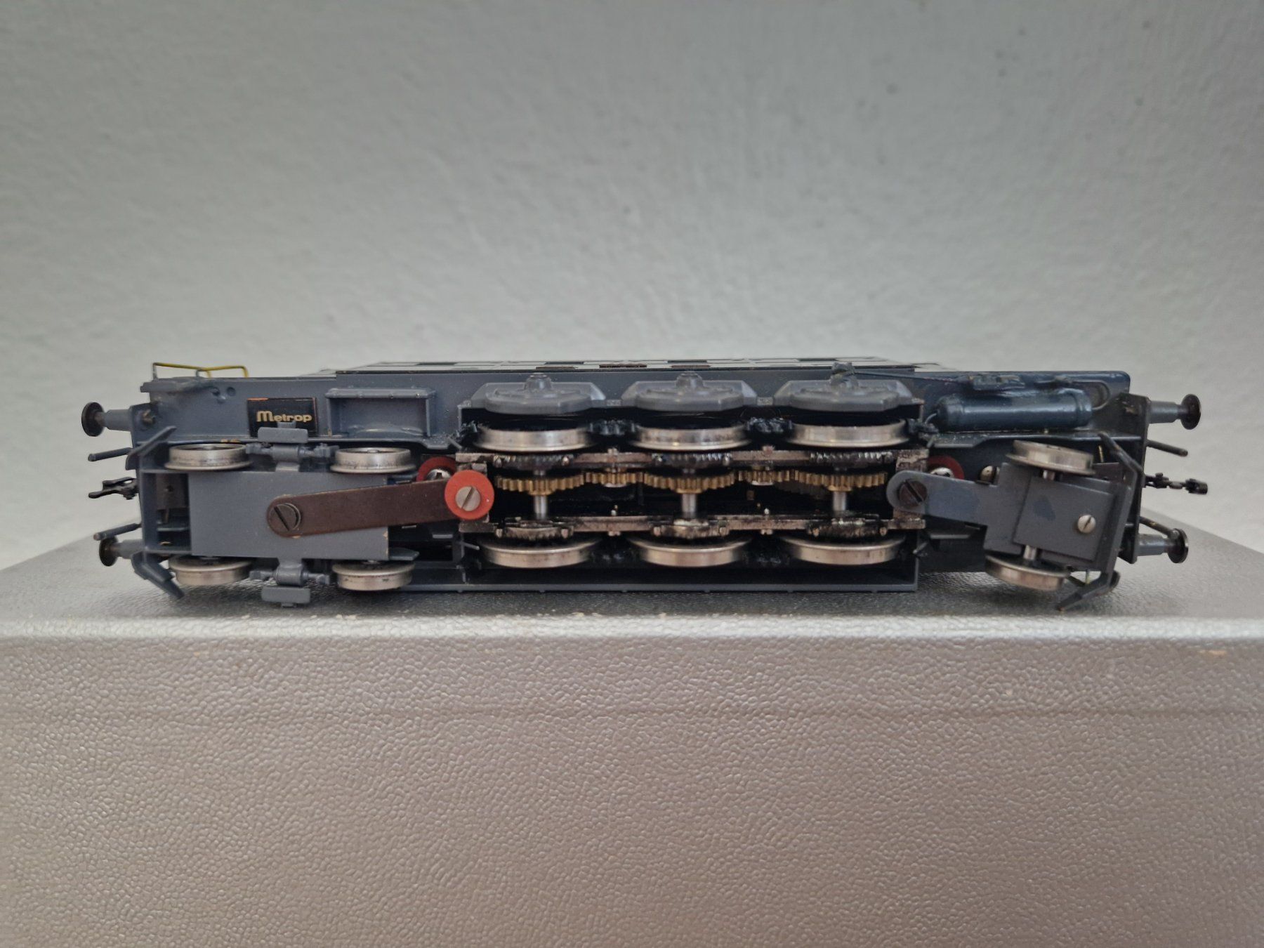 Metropolitan Modellini di ferrovie: Metropolitan 520 Silver E-Lok Ae 3/6 SBB H0 – Usato da St-Aubin-Sauges venduto da Lo_Go 5