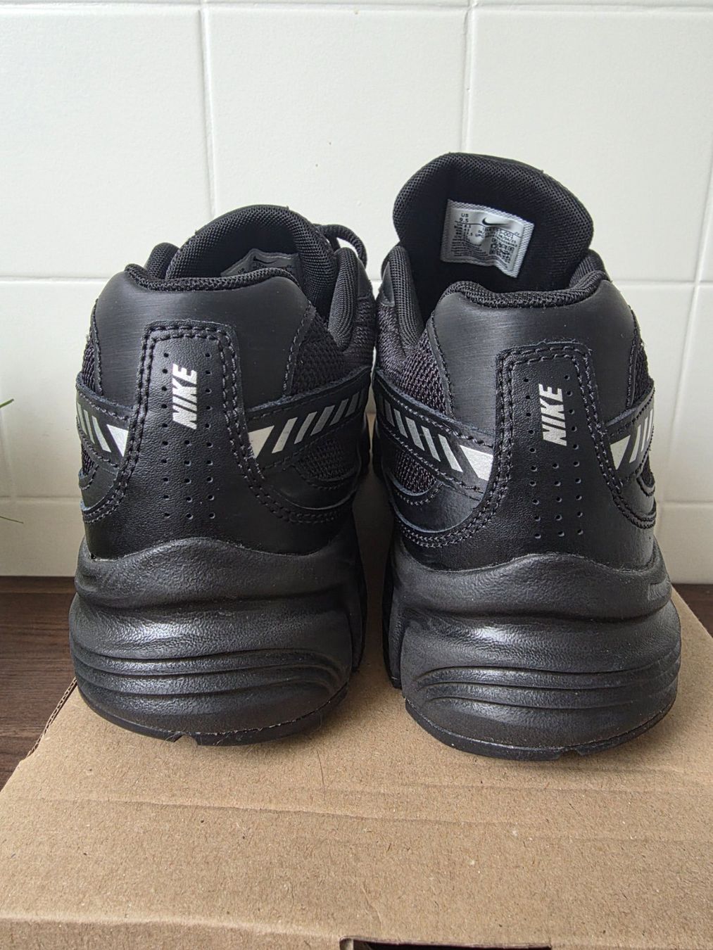 Nike Chaussures hommes: Nike initiator – Neuf (Voir description) à Fleurier par dav_xx8y 4