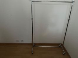 Kleiderständer Metall Rollbar Chrom guter Zustand