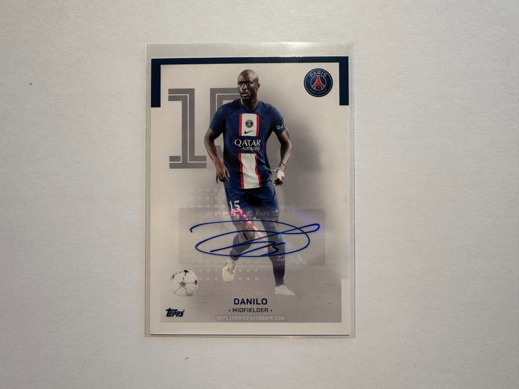 Topps Carte collezionabili: Danilo 2022 Topps PSG Team Set Autograph – Usato da Hagendorn venduto da Pokecollectorch