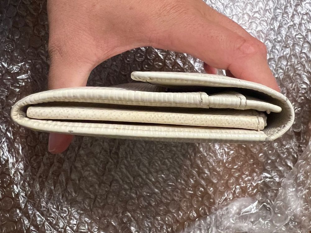 Louis Vuitton Portafogli: Louis Vuitton Sarah Wallet - Epi Leder - weiss – Usato da Oensingen venduto da TheBaggyClub 5