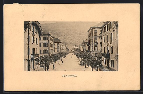 Cartoline postali: Fleurier, Strassenpartie mit Hotel-Pensi – Usato da Berlin venduto da bartko-reher