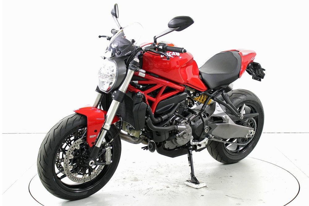 Ducati 821 Monster ABS 3