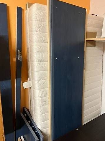 Letti: GRATIS - Bett mit Schrank, Gestell, Lattenrost, Matraze – Usato da Suhr venduto da Johnnynova 4