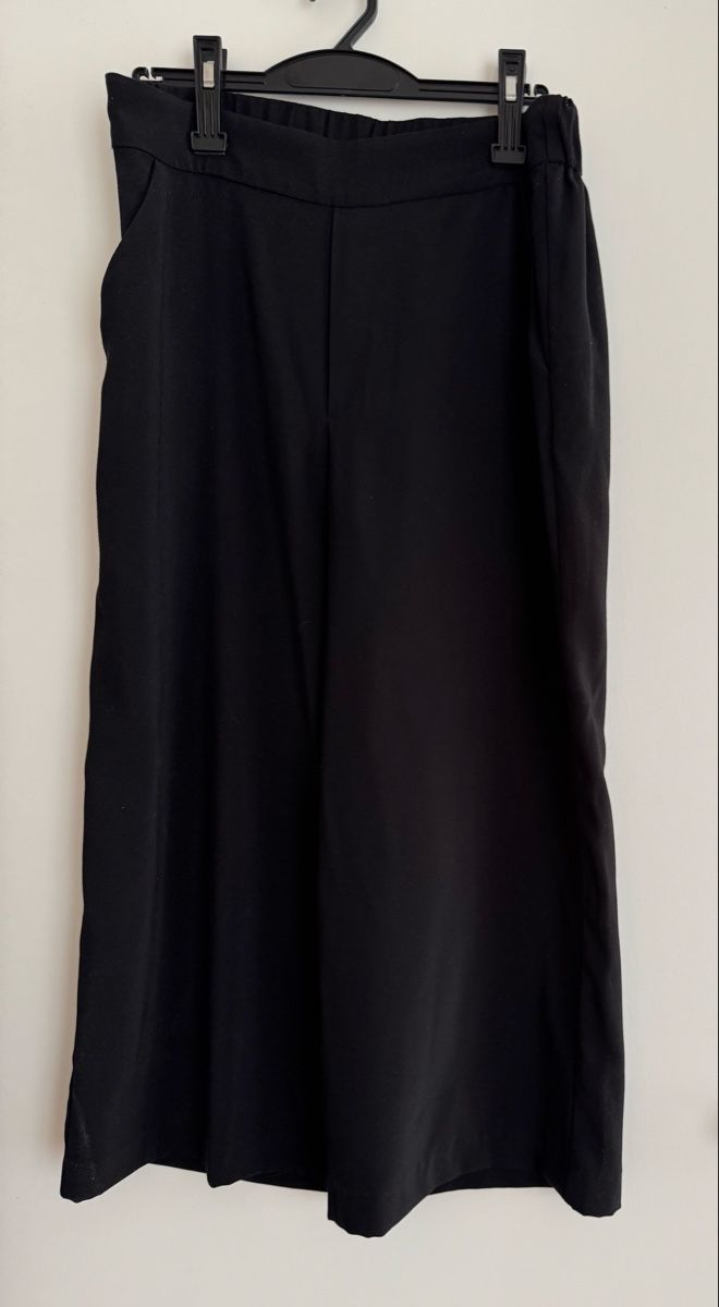 MbyM Pantaloni: MbyM Culotte schwarz - Grösse M – Usato da St.Gallen venduto da Isnisodo