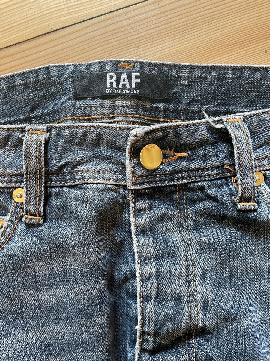 Prada Jeans: RAF by Raf Simons Jeans denim – Usato da Eglisau venduto da lia_c7ny