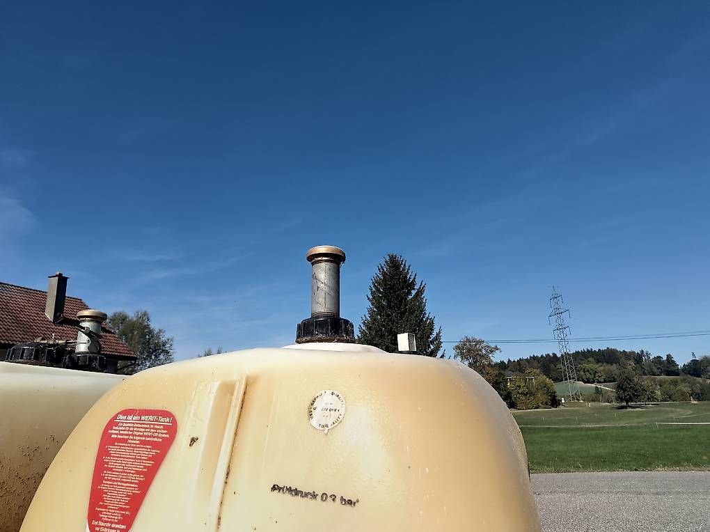 Sonstiges Fahrzeugzubehör: Dieseltank 2000L – Gebraucht aus Hofstetten ZH von Gischis 1