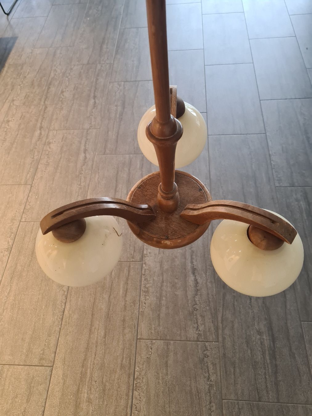 Kronleuchter & Deckenlampen: Retro Deckenlampe, Holzleuchte mit 3 Glaskugeln – Gebraucht aus Friltschen von Thurgau11