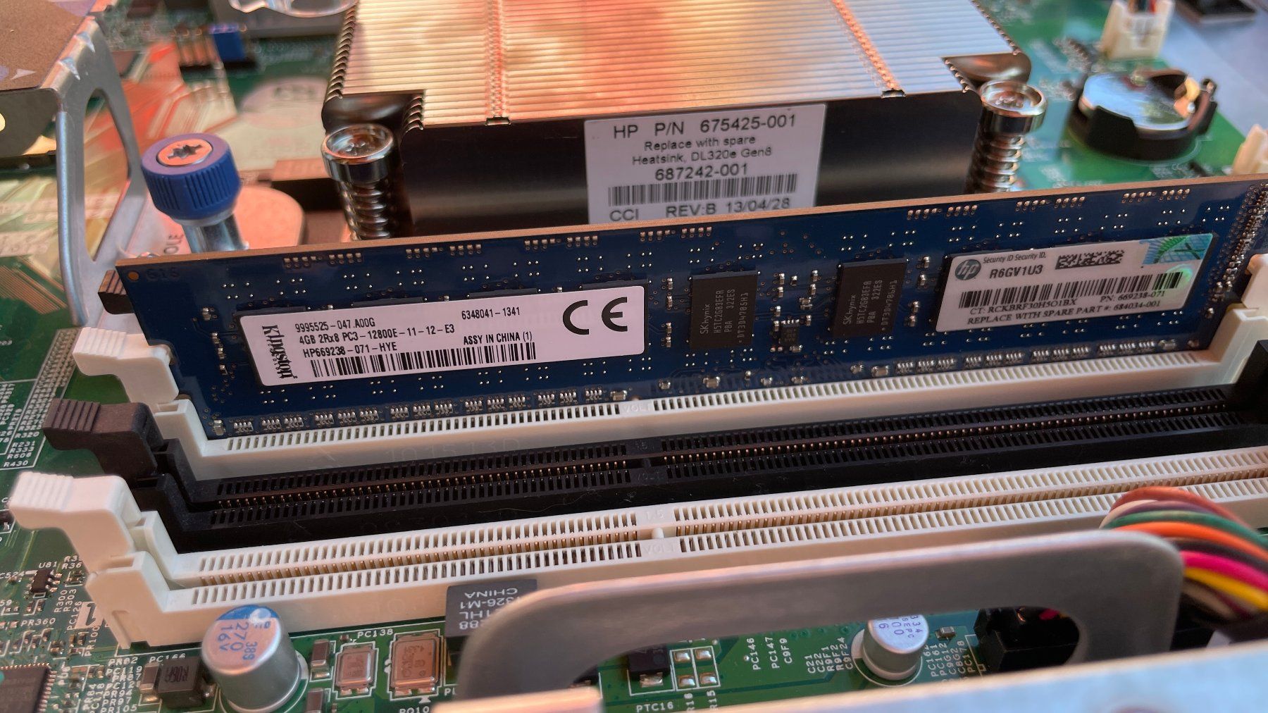 Hewlett Packard Server: HP ProLiant DL320e Gen8 Server - NEU! - Intern Server 1 – Nuovo (secondo la descrizione) da Glattfelden venduto da cybermaxx 8