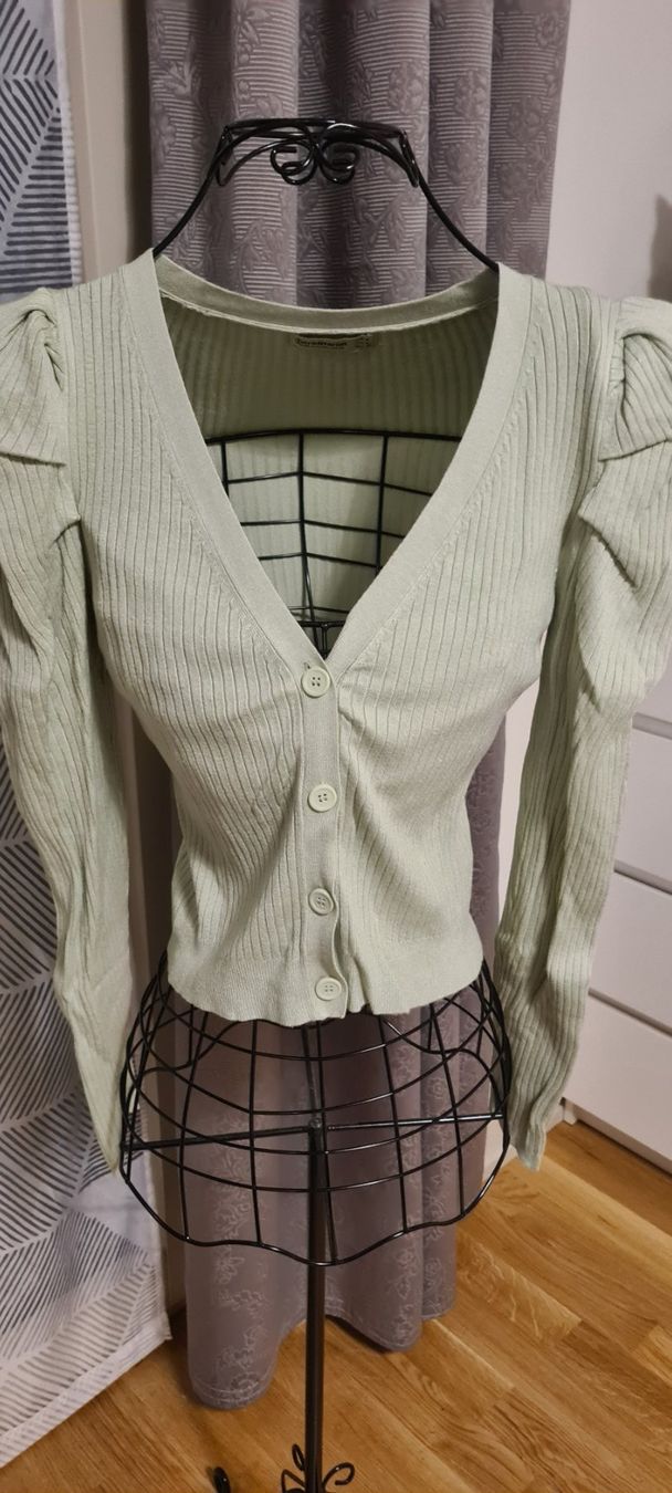 Stradivarius Giacche: Kurze strick jacke von stradivarius gr M – Nuovo (secondo la descrizione) da zürich venduto da janjaz