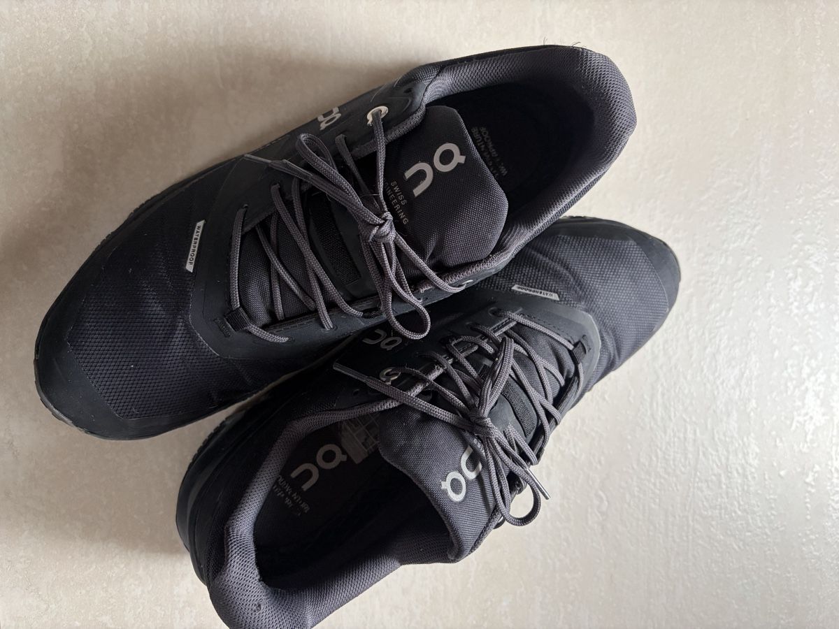 On Scarpe da uomo: ON waterproof Laufschuhe gr.44 – Usato da Uttwil venduto da and_jv28 1
