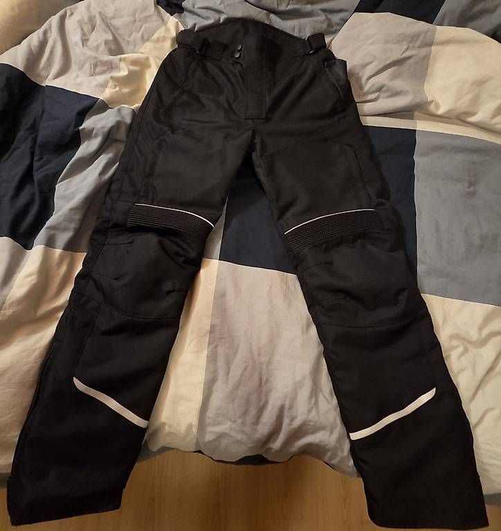 Pantaloni: Motorradhose Vengo – Usato da Wolfenschiessen venduto da CydiZ
