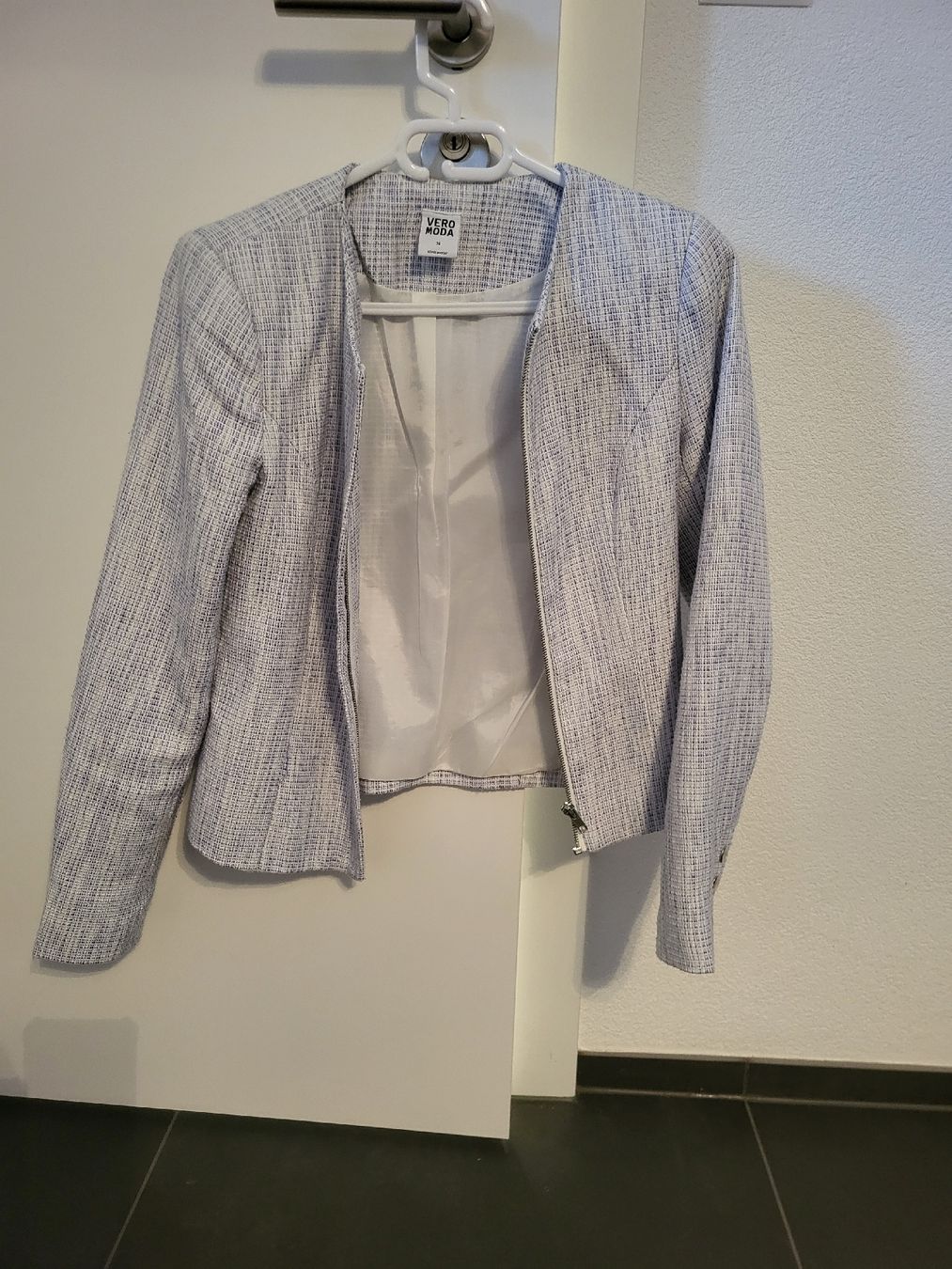 Vero Moda Giacche: Kurzer Blazer mit Reissverschluss Vero Moda 36 – Usato da Mund venduto da joe_m2w8