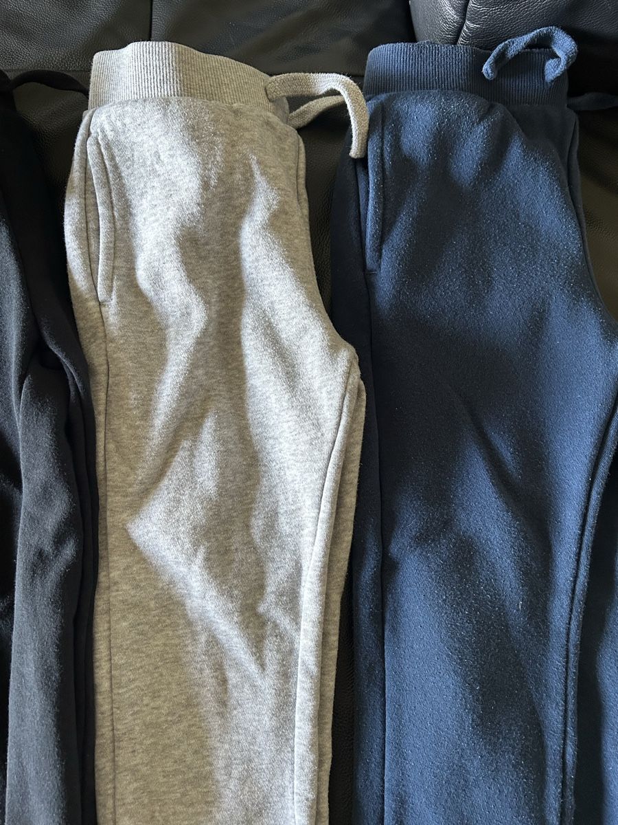 Pantaloni: Lot de 4 bas de jogging / taille 116 – Usato da Meyrin venduto da Bronx86 4