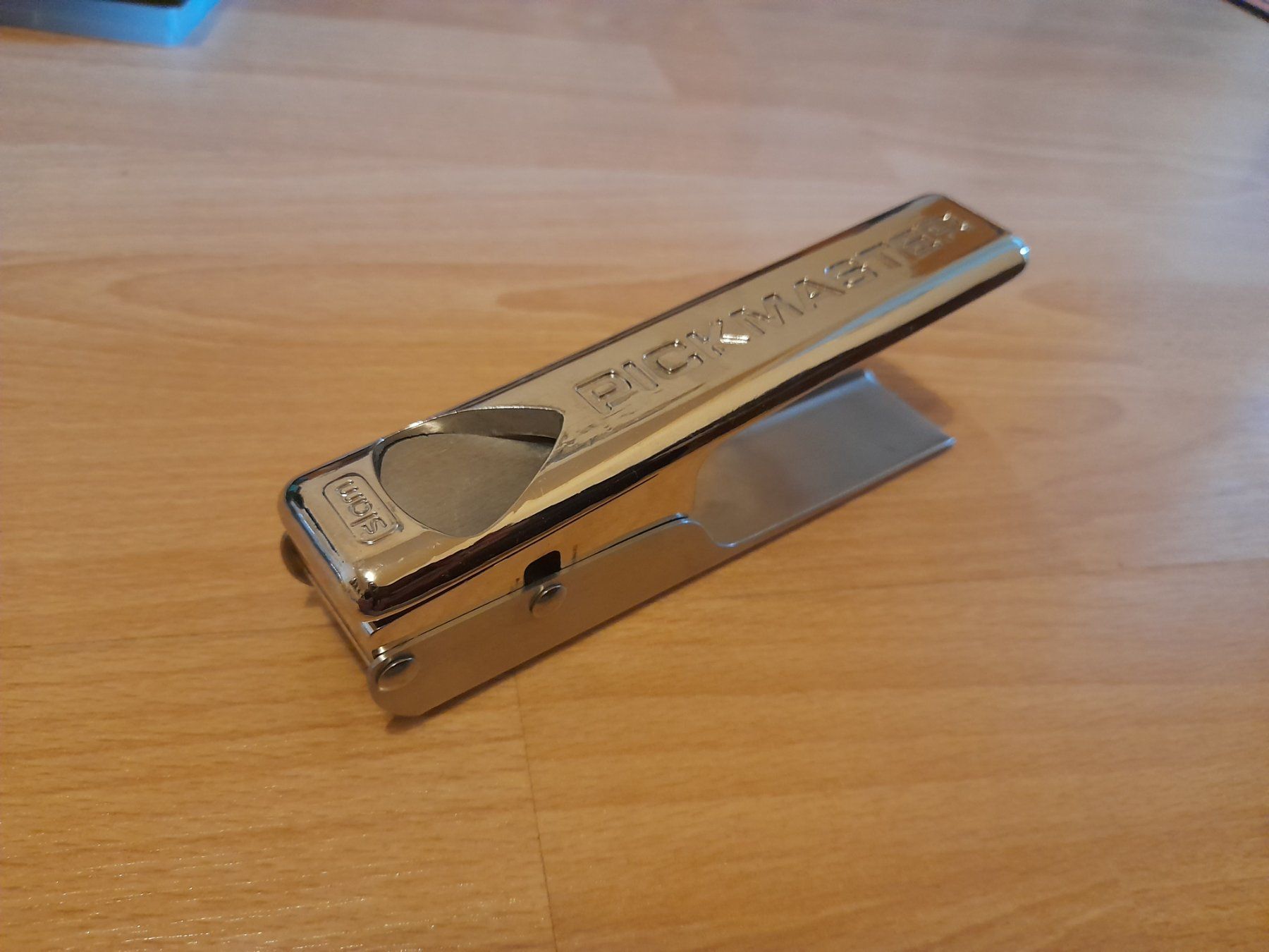 Tous les outils: Pickmaster Gitarrenplektrumstanzer – D'occasion à Lustmühle par chevi03