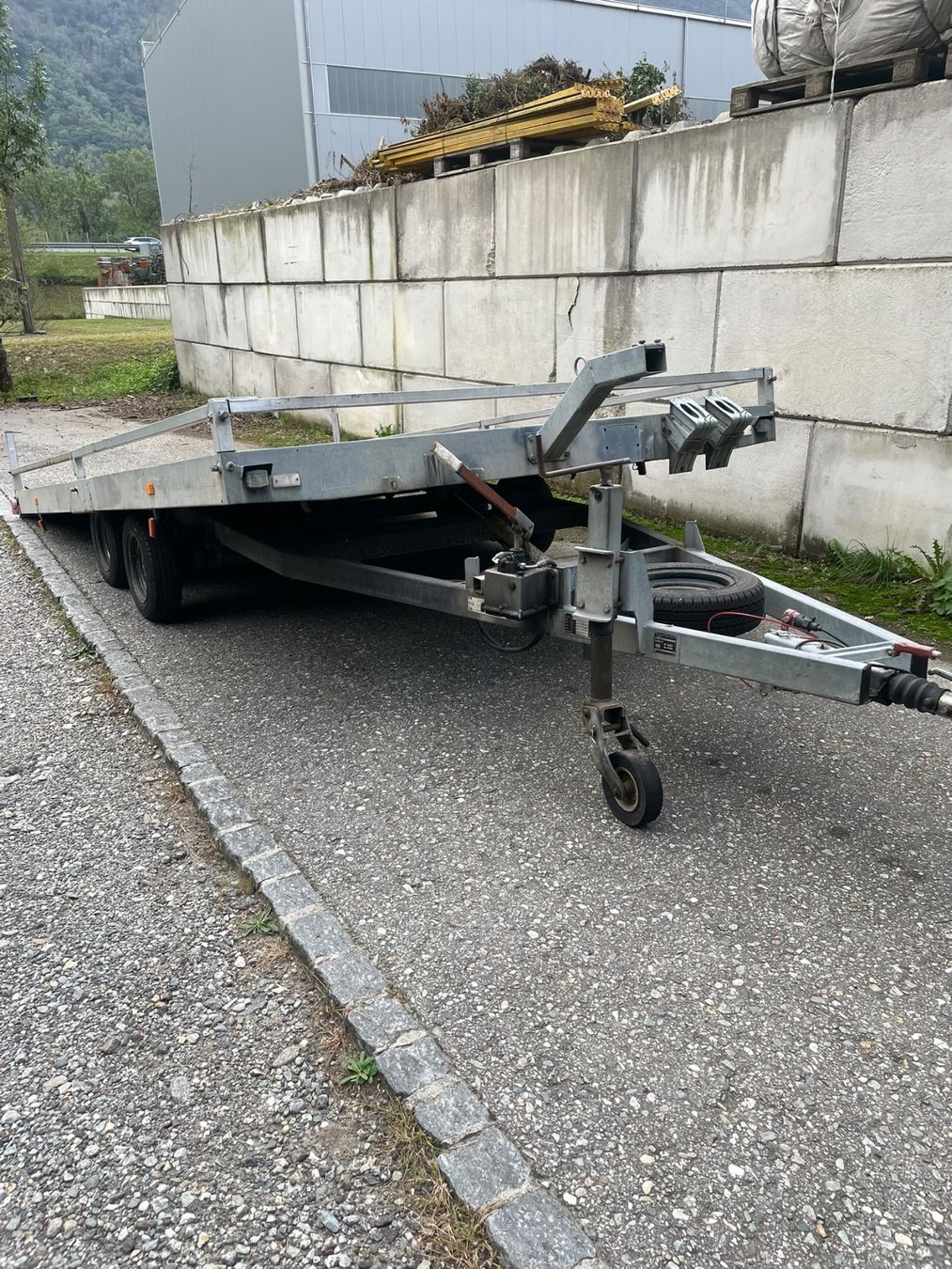 Zbinden Anhänger: Hubiere Zbinden – Gebraucht aus Grono von djo_7wwq 1