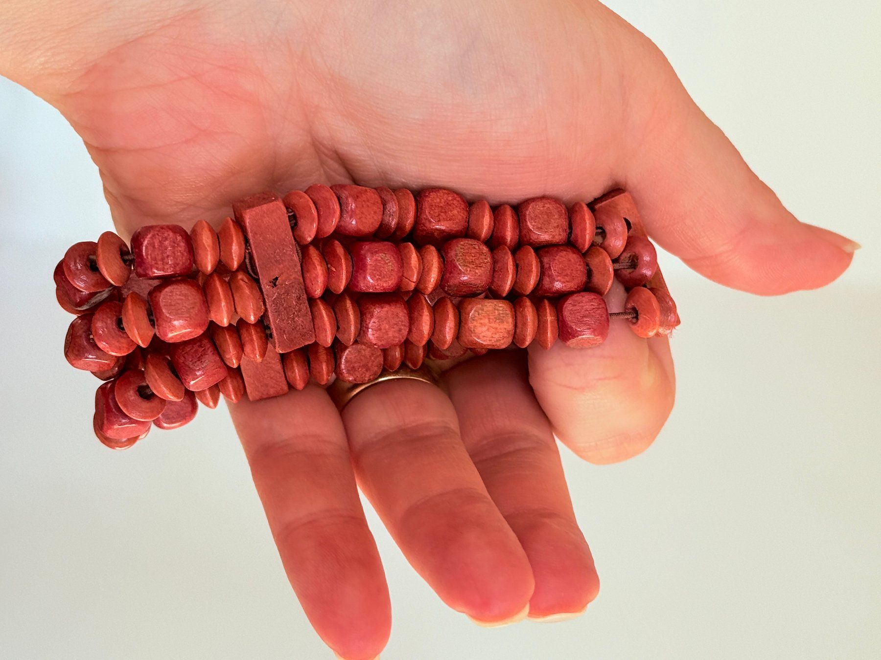 Bracciali & Braccialetti: Bracelet bohème en bois rouge – Nuovo e nell'imballaggio originale da Genève venduto da AWWA 5