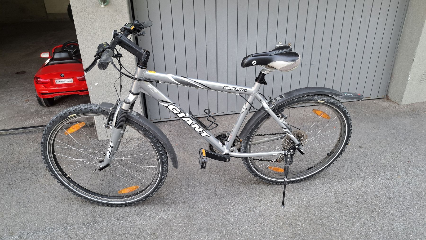 Velos: Fahrad Velo Giant – Gebraucht aus Buchs SG von VitaliiKu
