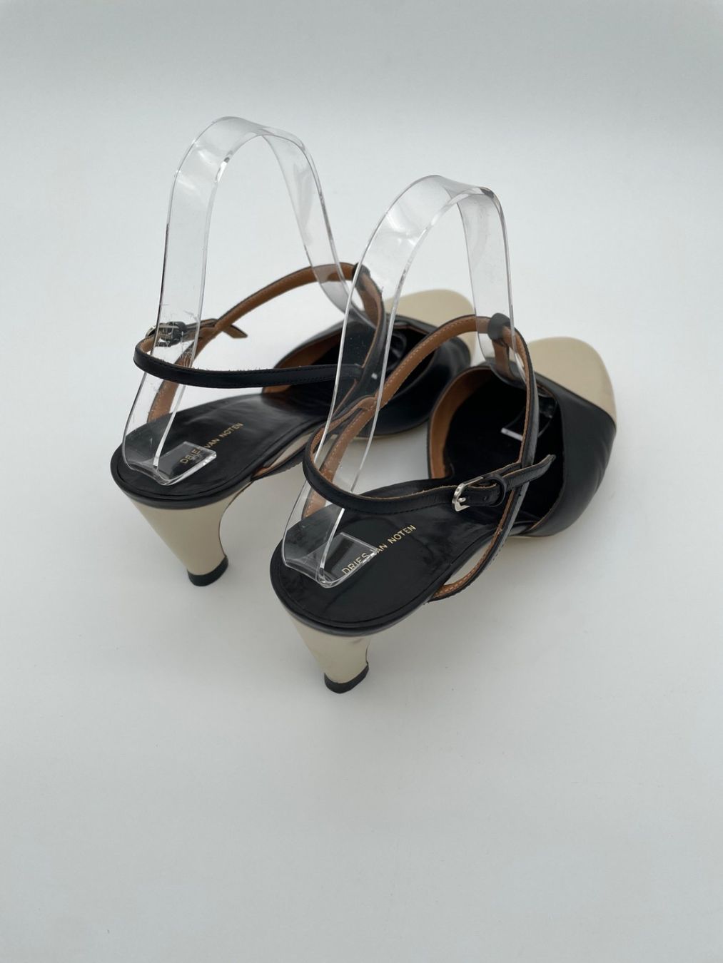 Dries Van Noten Damenschuhe: Dries Van Noten T-Strap Cap-Toe Pump EU 40 Mehrfarbig – Gebraucht aus Zürich von shoe_shop 3