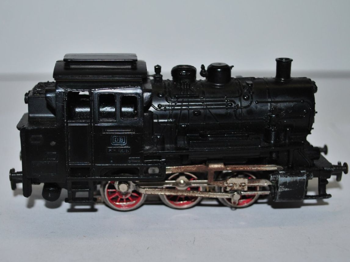 Märklin Modelleisenbahnen: Märklin Dampflok DB (ABU038) – Gebraucht aus Aarwangen von Bahnsupport