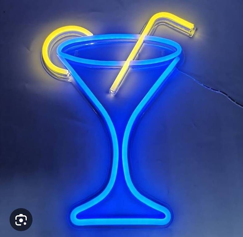 Tutte le decorazioni: Beleuchtung Cocktailform – Usato da Reinach AG venduto da Varrosi