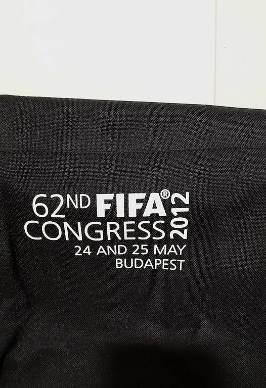 Adidas Taschen: FIFA Adidas Tasche, neu – Neu und originalverpackt aus Schwerzenbach von Aura888 2