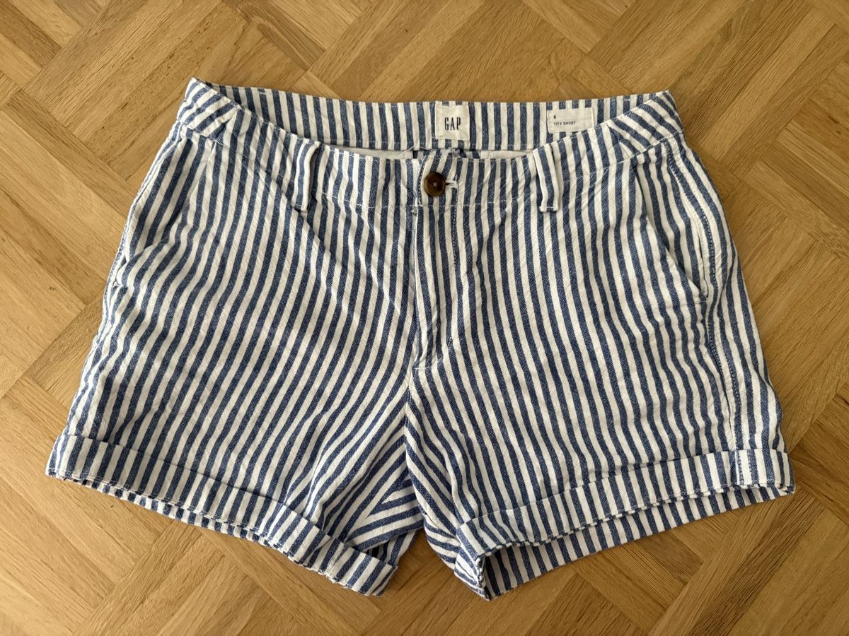 Pantalons: Shorts Gap Gestreift Groesse 6 – D'occasion à Liestal par Olivia_W