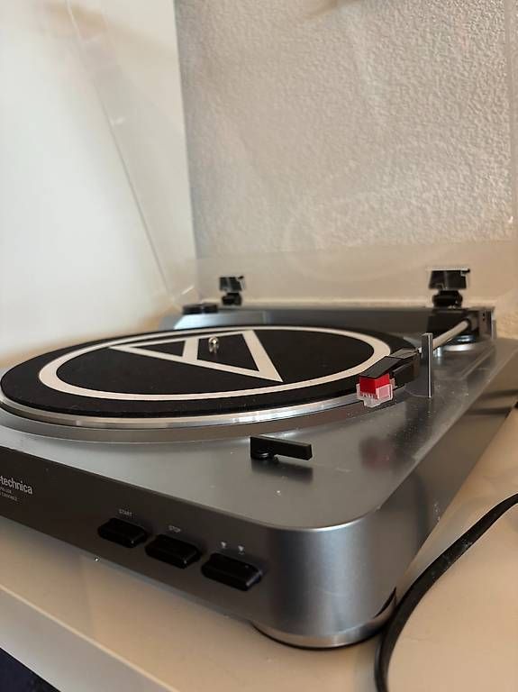 Audio Technica Giradischi: Platine vinyle Audio-Technica AT-LP60-USB – Usato da La Tour-de-Peilz venduto da johnowen9 4