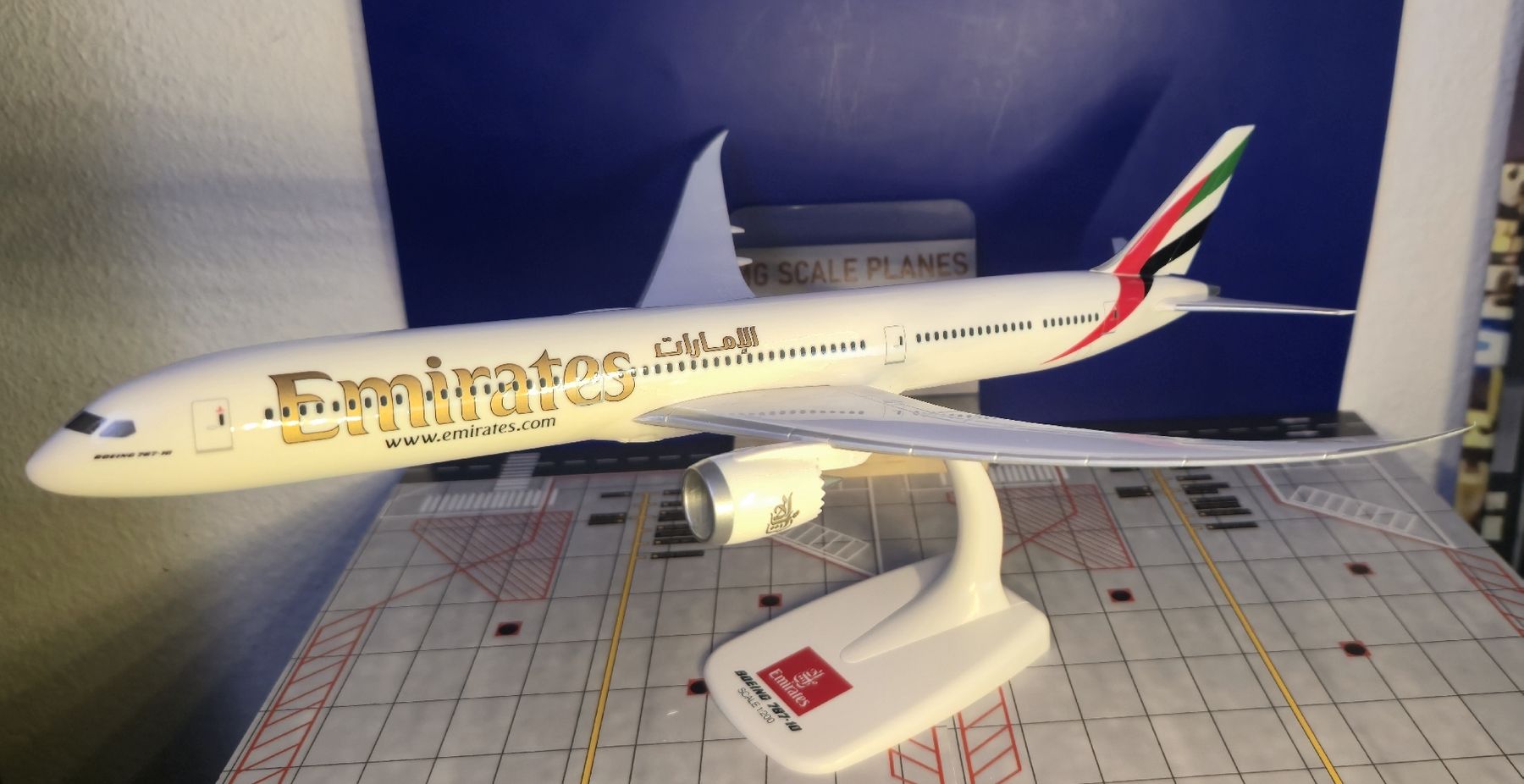 Boeing Modellbausätze & Standmodelle: Emirates Boeing B 787-10 1:200 – Gebraucht aus Oberentfelden von MGScalePlanes