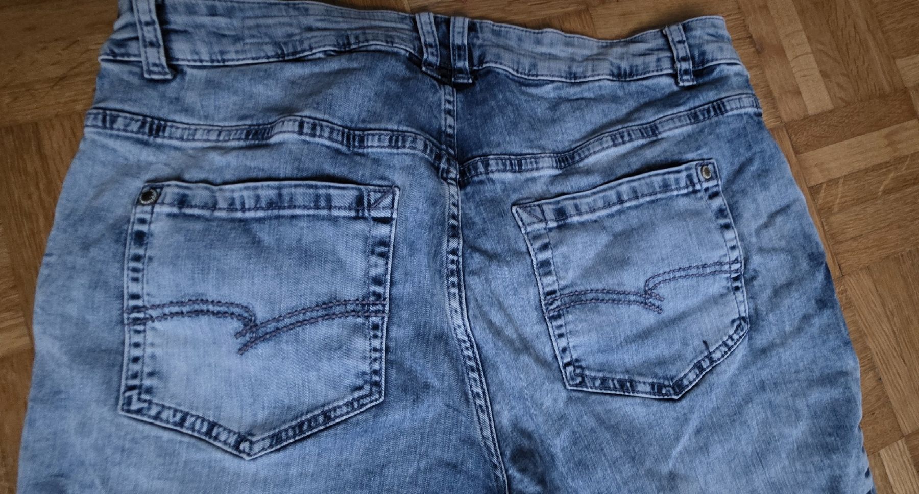 Jeans: Jeans Street one 3/4 Taille 30 – Usato da Yverdon-les-Bains venduto da van_dq65 7