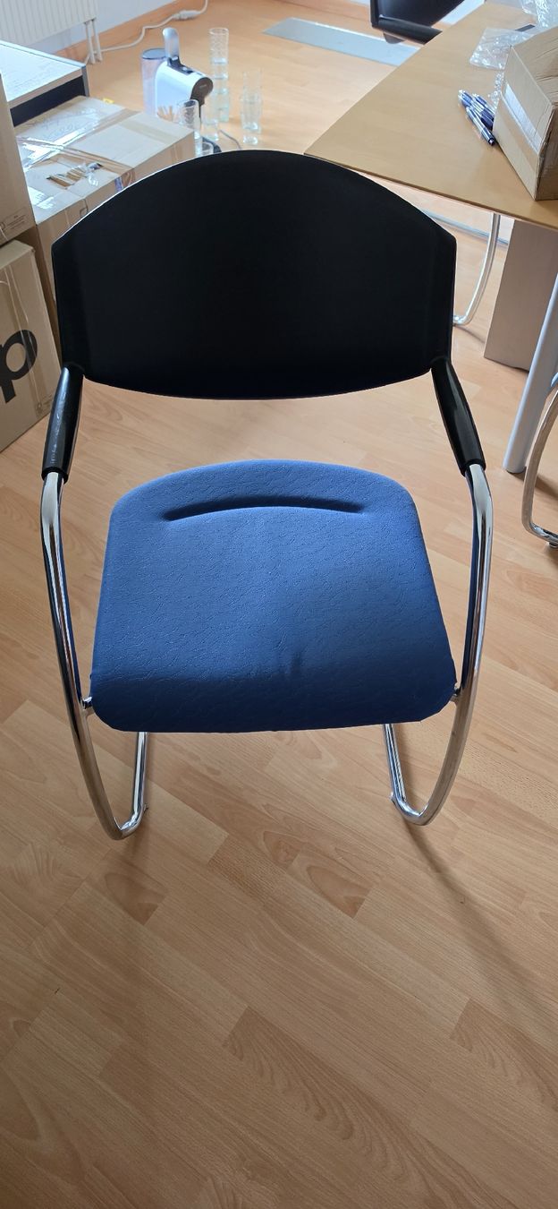 Stühle: Stühle freischwingend 8 Stück – Gebraucht aus Wängi von chr_q92h