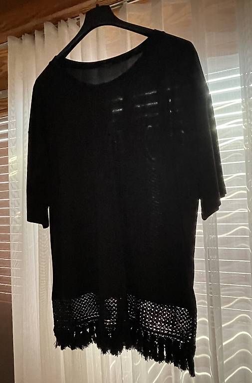 T-shirt: Maglia nera Seventy con bordo macramè – Usato da Lugano venduto da lor_6rzk 2