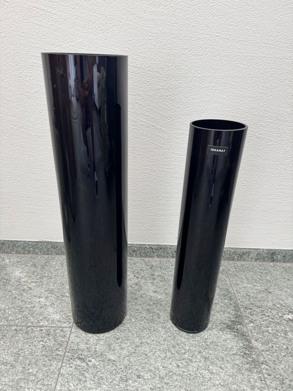 Vasi & Recipienti: 2 Glasvasen schwarz Marke "18 Karat" – Usato da Celerina venduto da Nivotrade